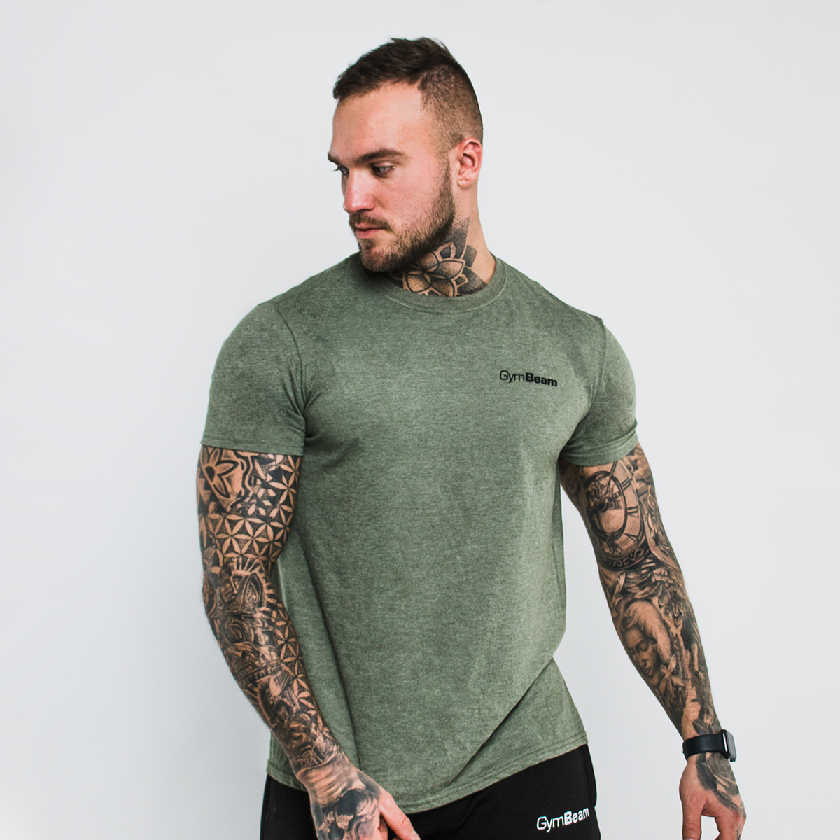 T-shirt homme basique, coloris vert olive – GymBeam.