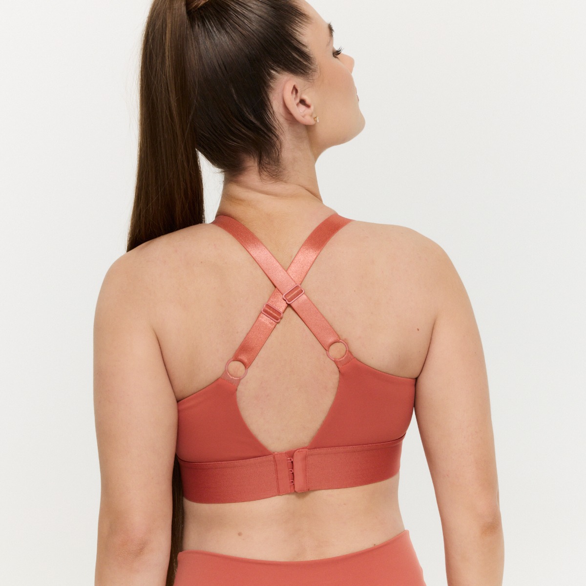 Soutien-gorge de sport Limitless, saveur cannelle - GymBeam.