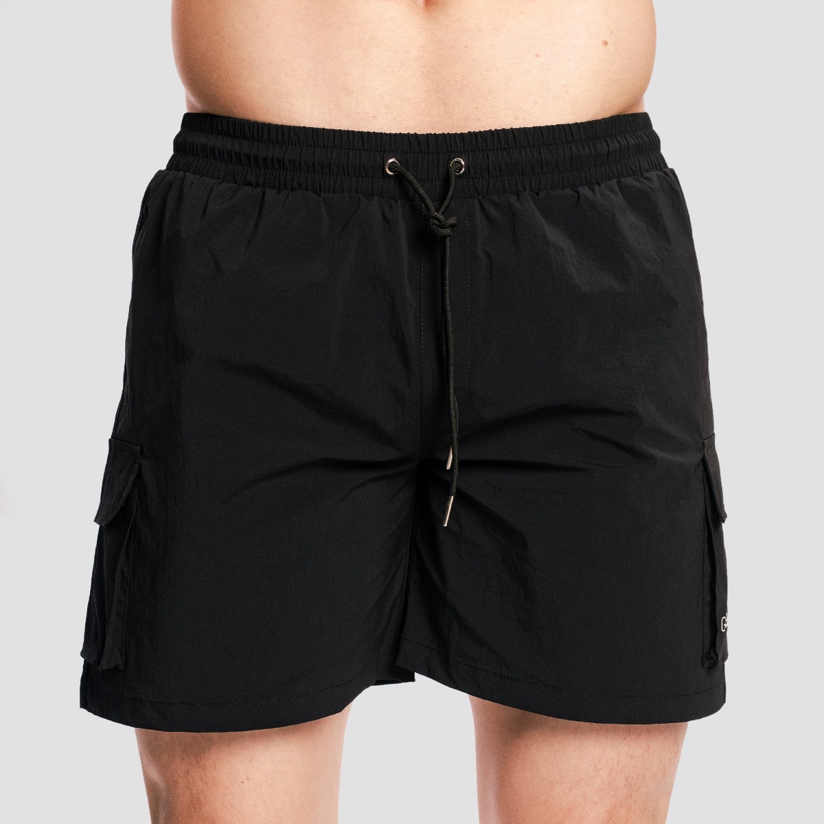Shorts de bain cargo pour hommes, couleur noire - GymBeam.