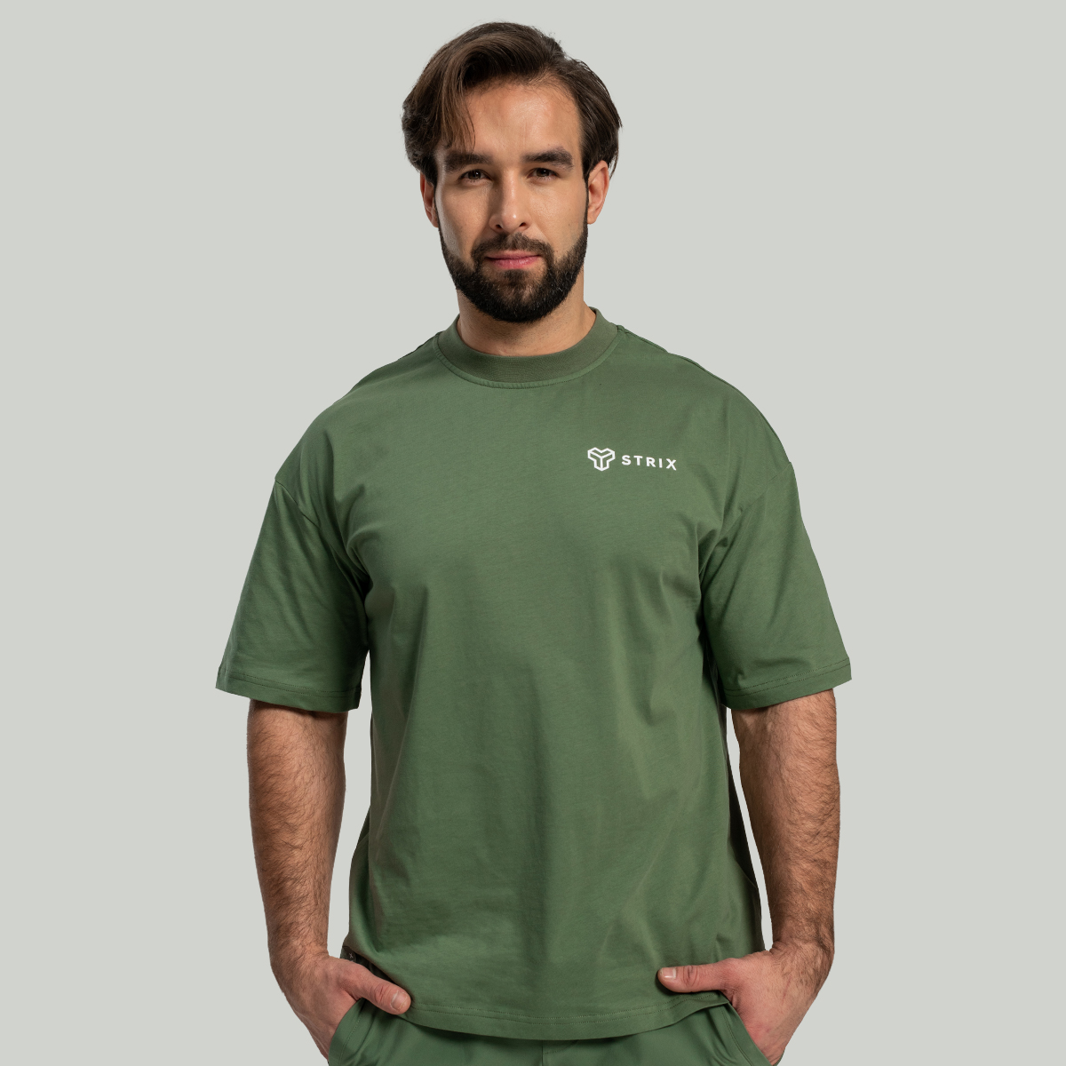 T-shirt ample, couleur vert cèdre – STRIX.