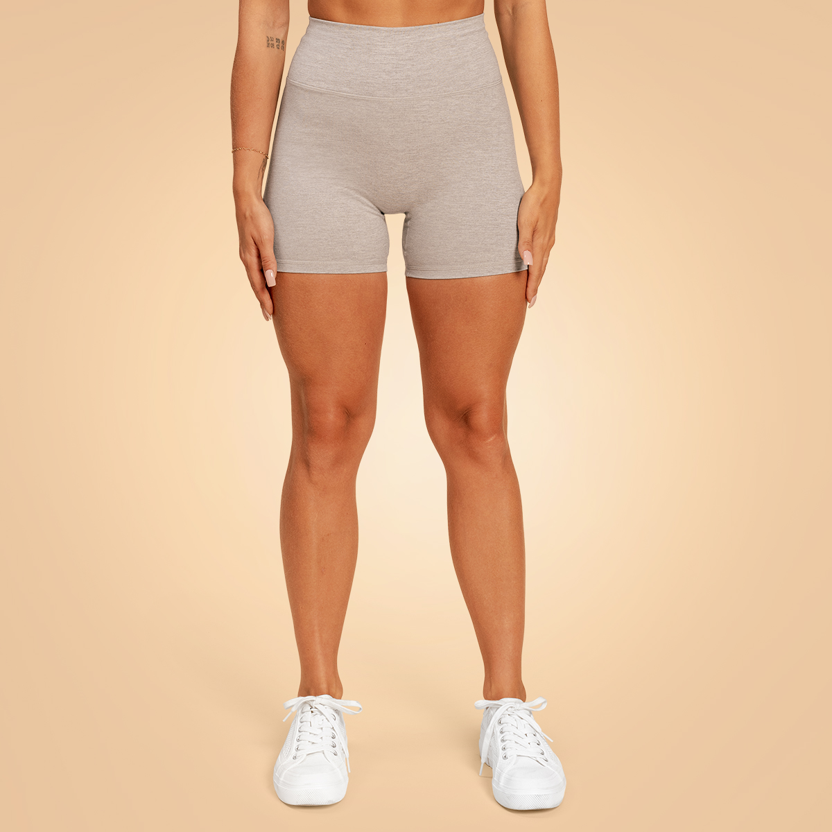 Shorts pour femmes, modèle Sense, couleur gris – BeastPink.
