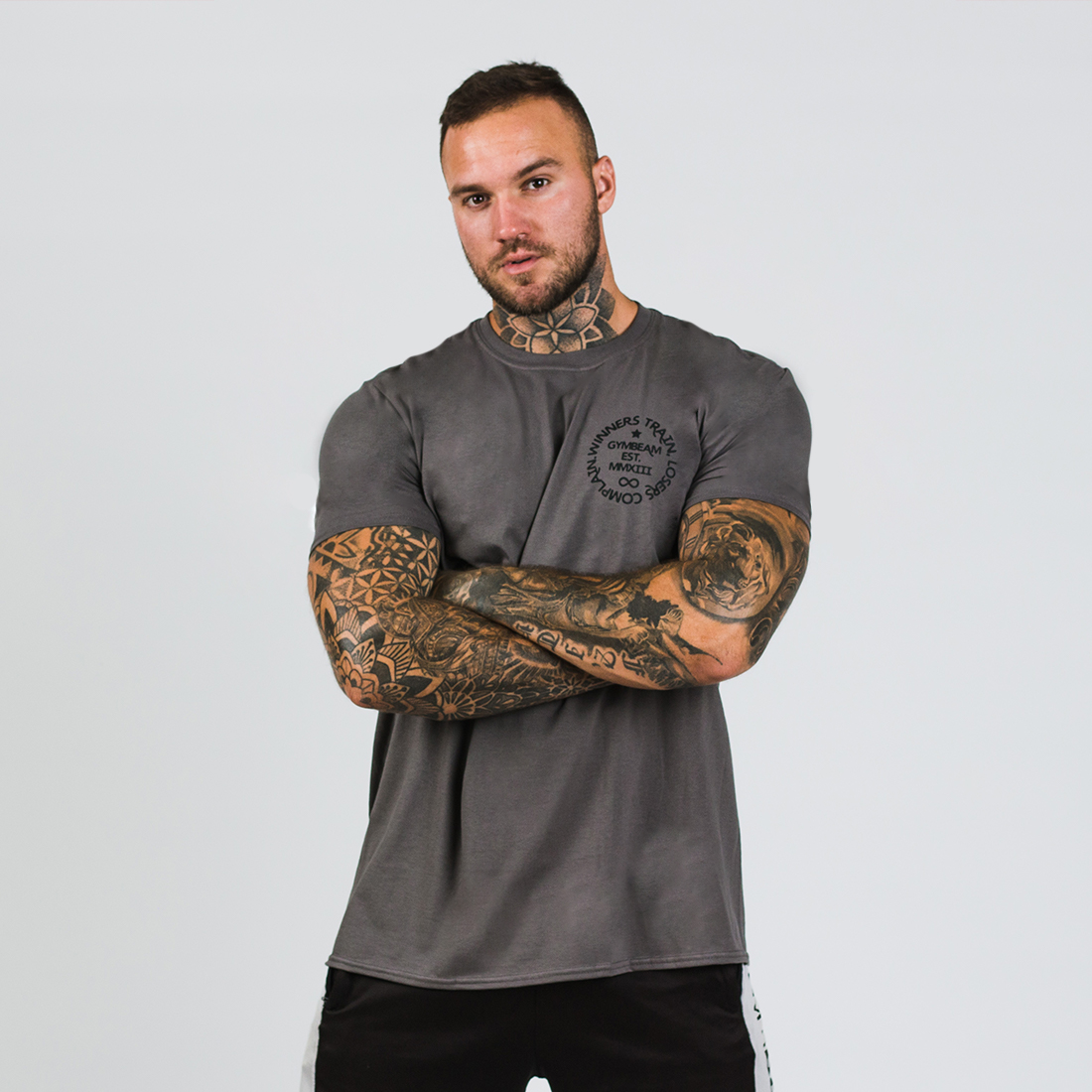 T-shirt pour hommes, collection Winners, couleur anthracite – GymBeam.