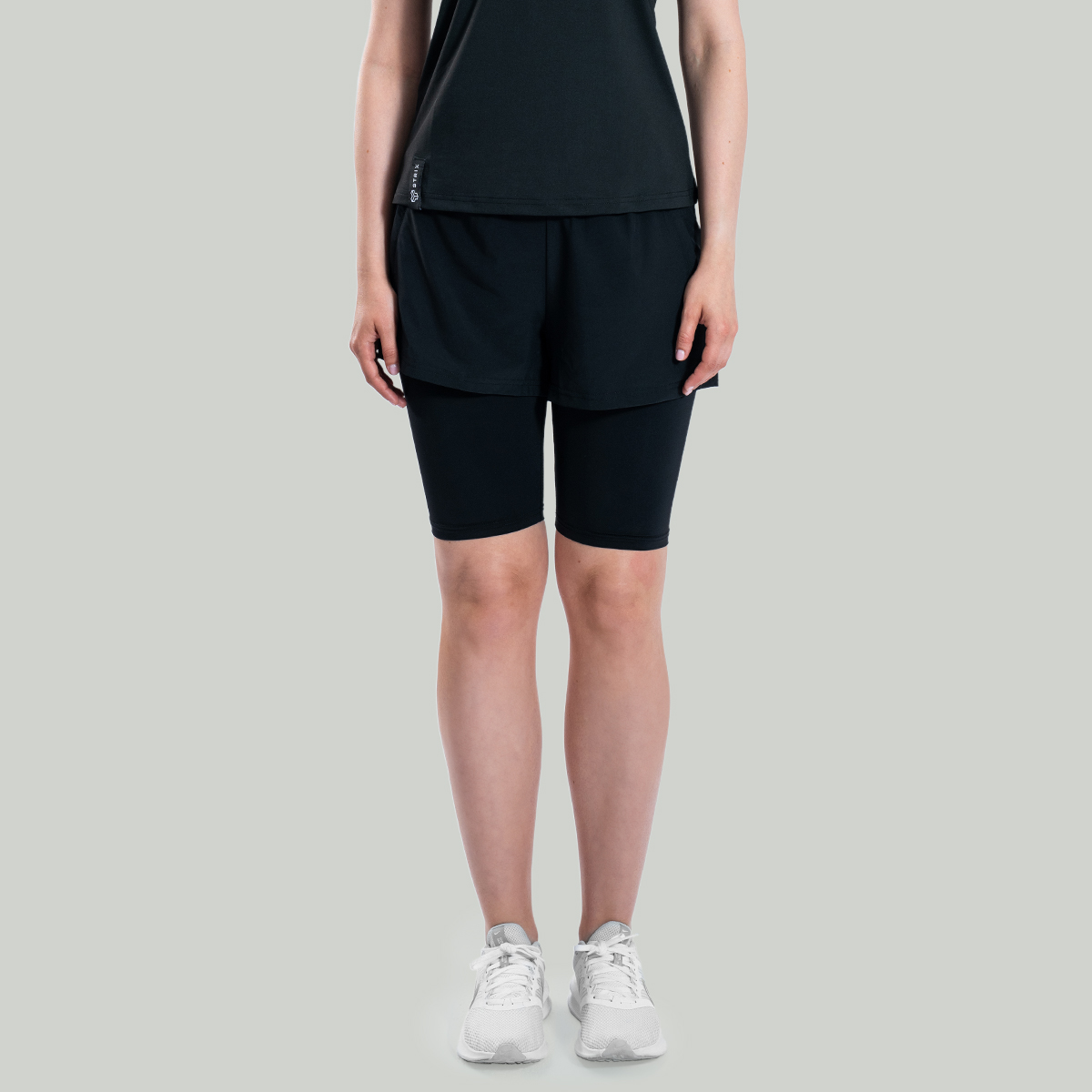 Shorts pour femmes ULTRA 2 en 1, couleur noire - STRIX.