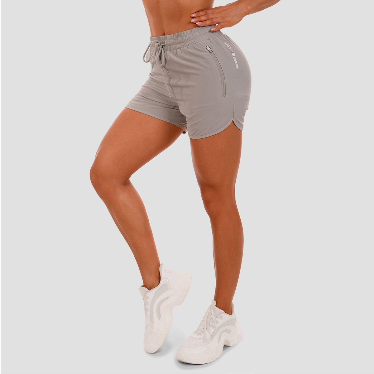 Shorts de sport TRN pour femmes – couleur gris – GymBeam.