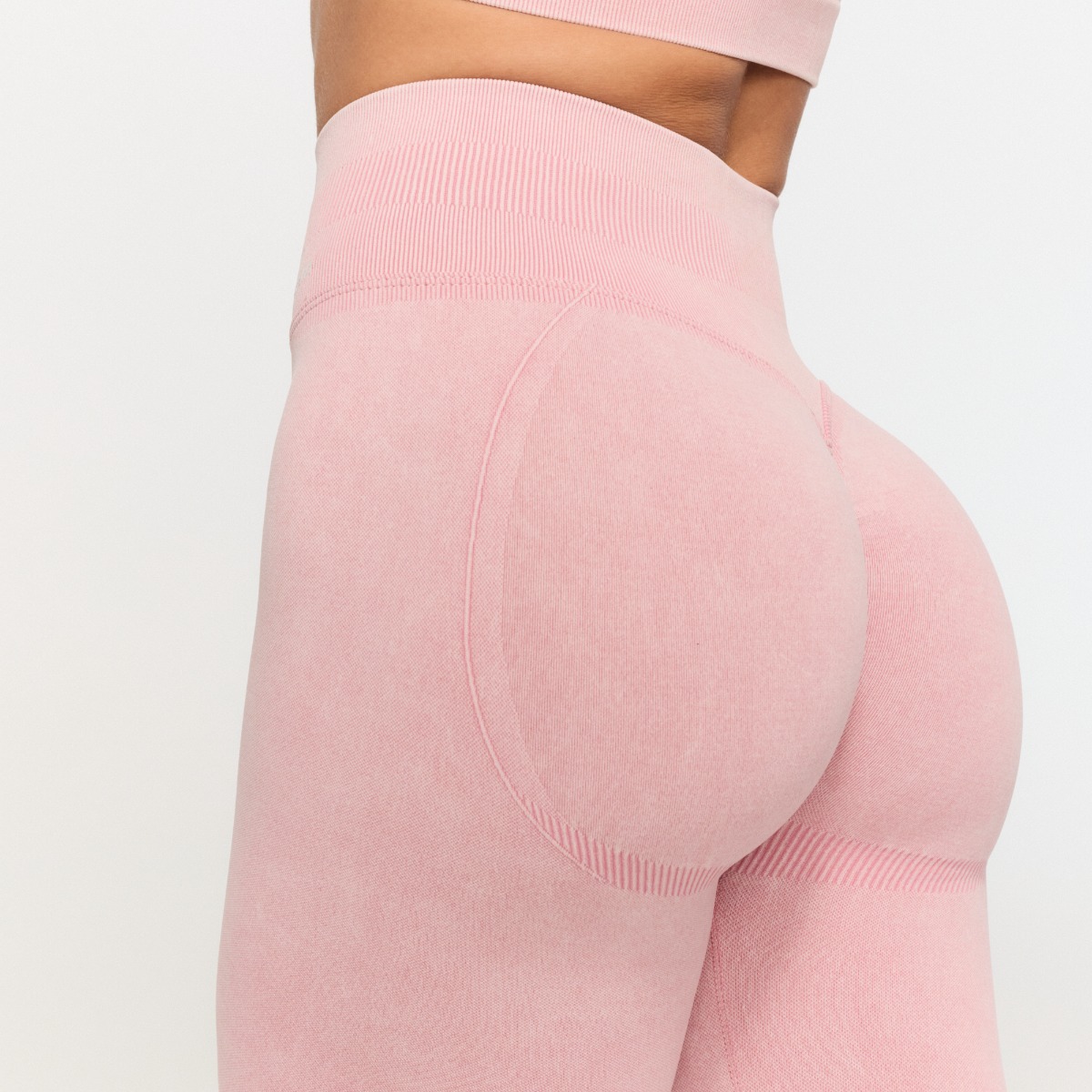 Pantalon de sport Femme, modèle Fierce, sans couture, couleur rose baby – GymBeam.
