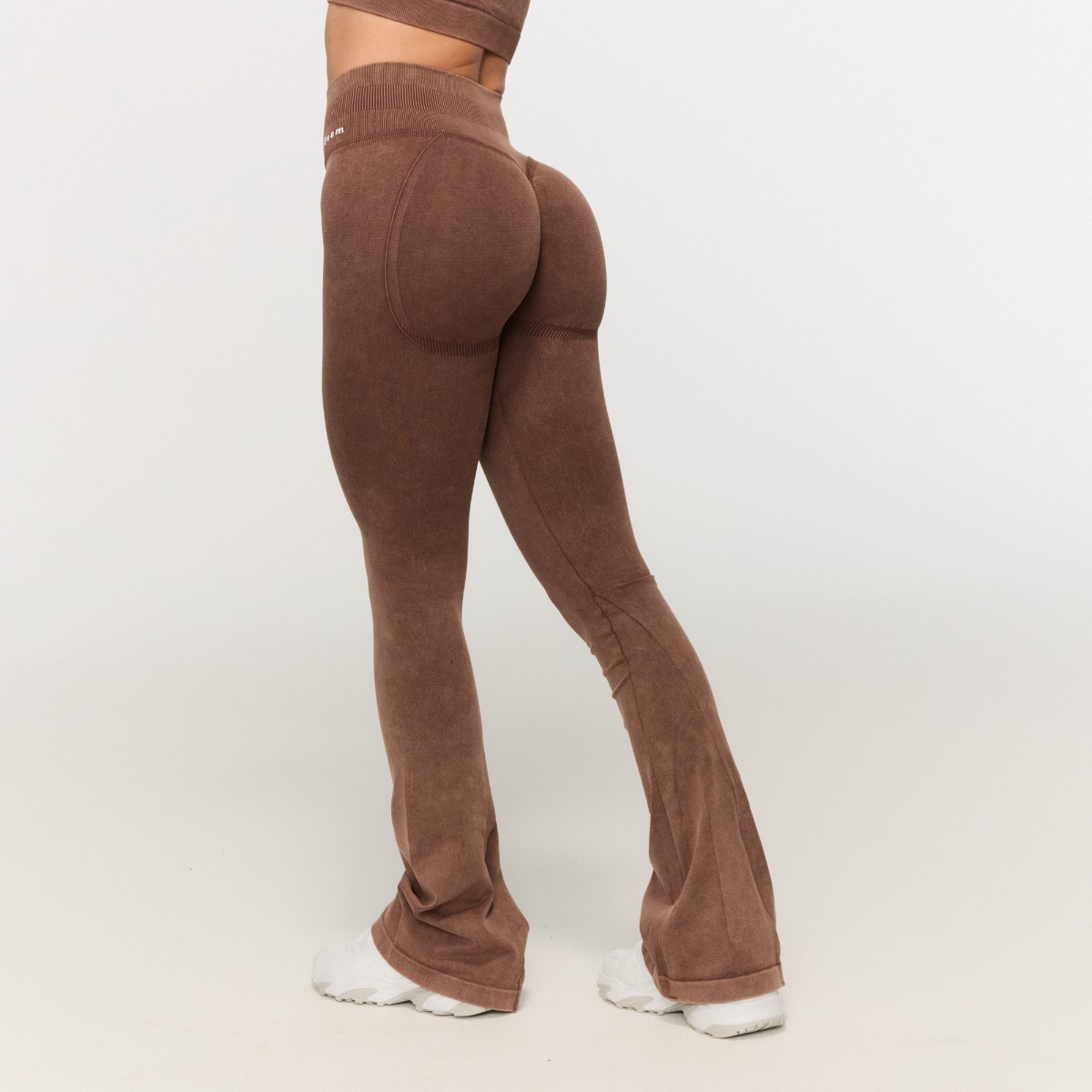 Pantalon de sport Femme, modèle Fierce, sans couture, couleur marron - GymBeam.