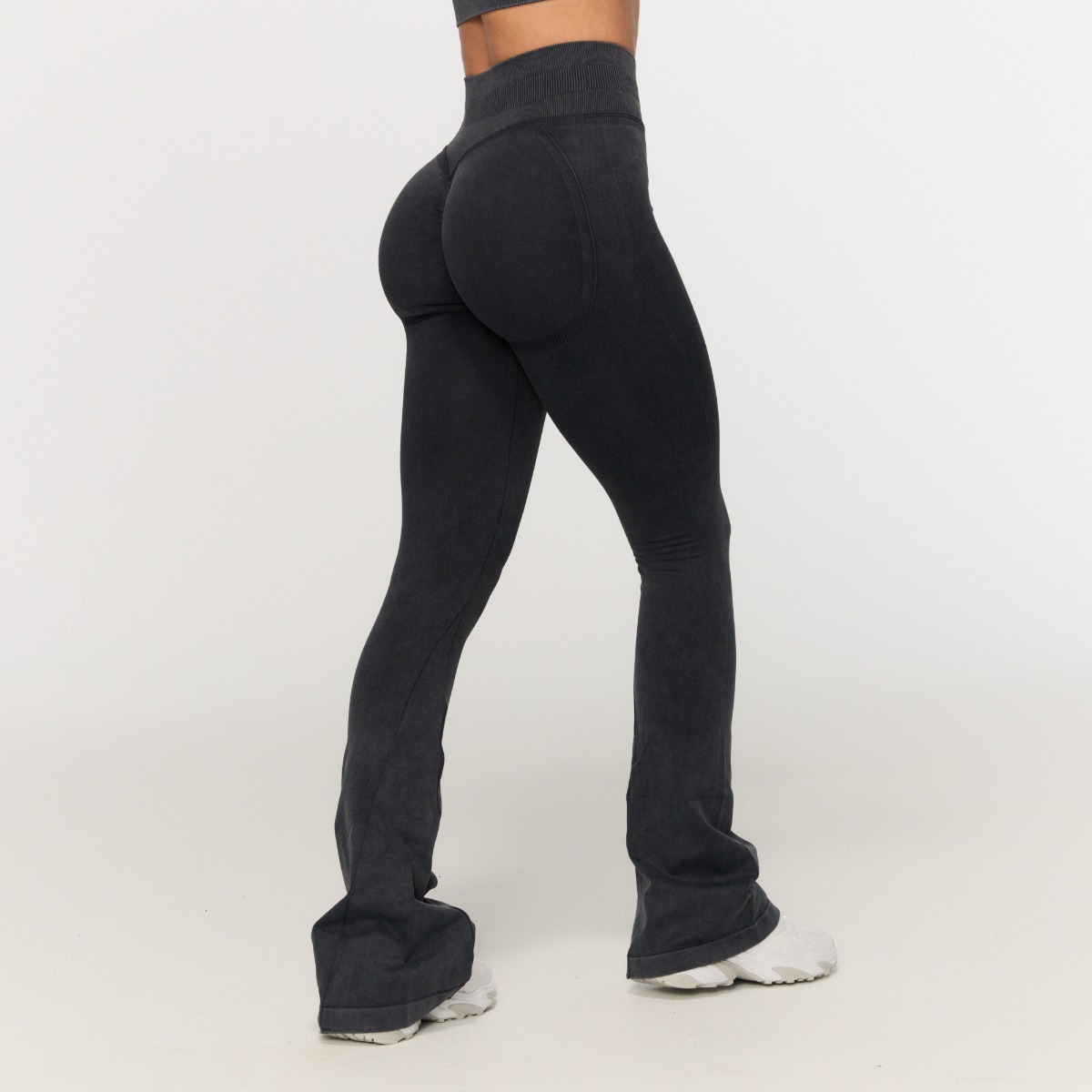 Pantalon de sport femme, modèle Fierce, sans coutures, couleur gris foncé - GymBeam.