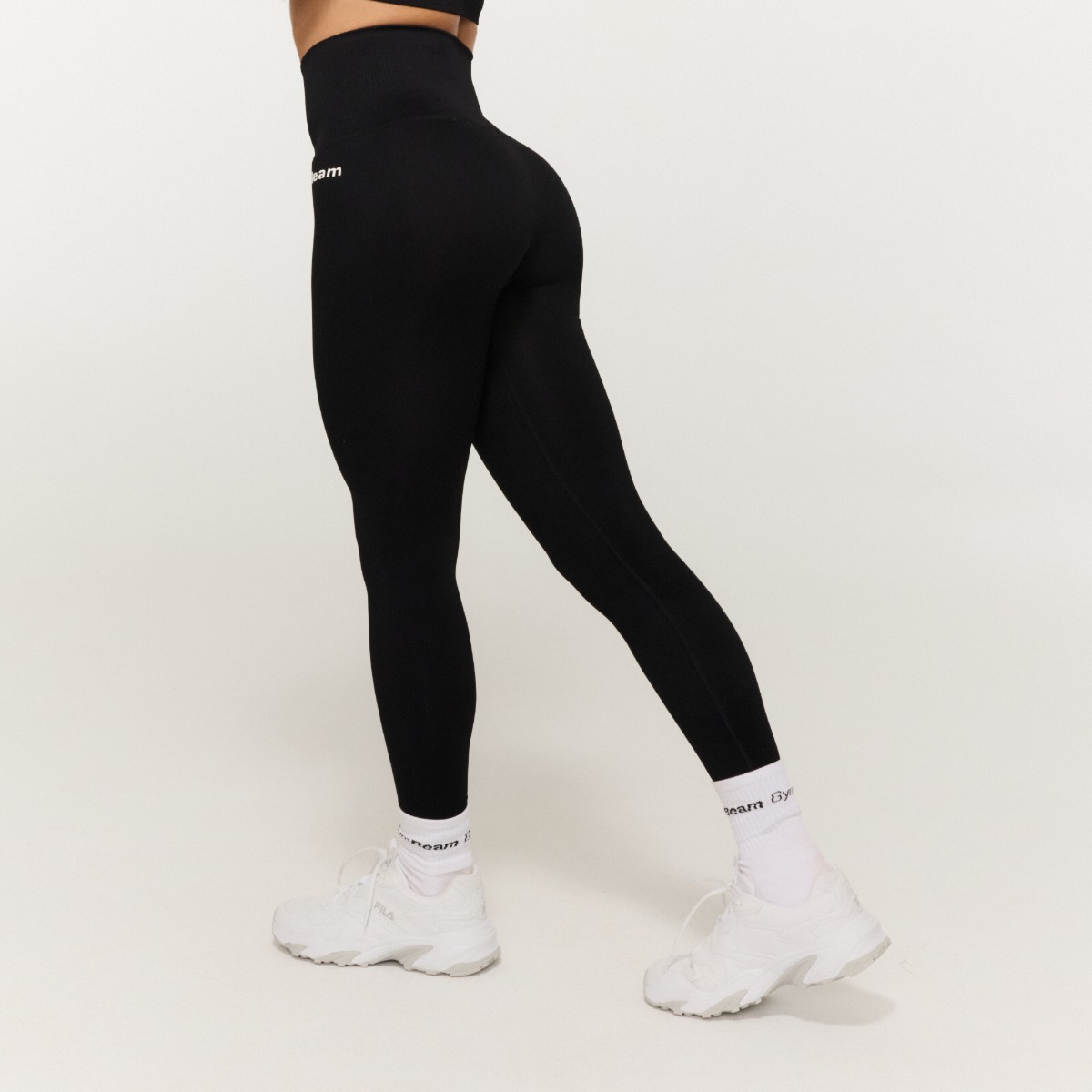 Legging de sport GymBabe pour femmes, couleur noire - GymBeam.