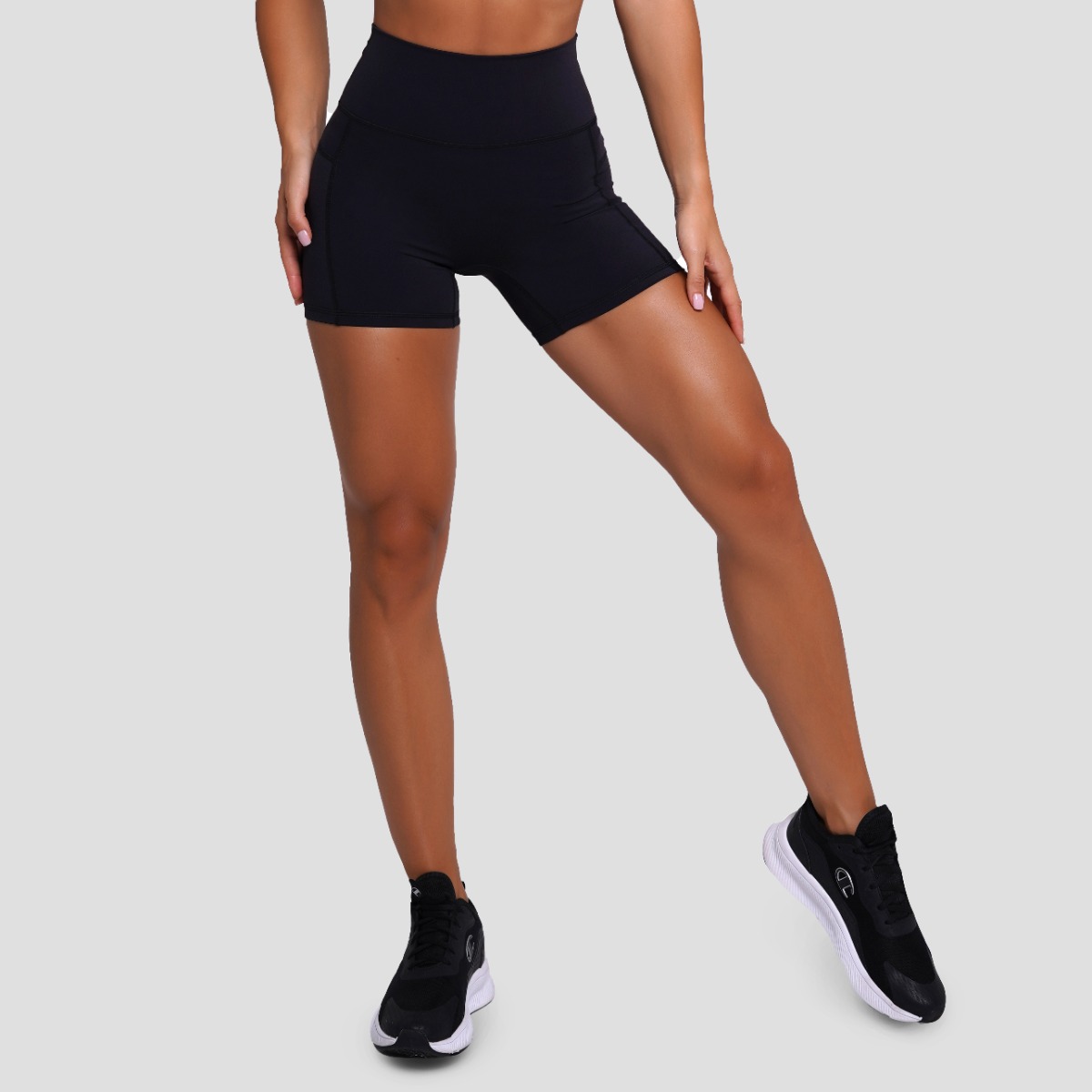 Shorts de sport pour femmes, couleur noire - GymBeam.