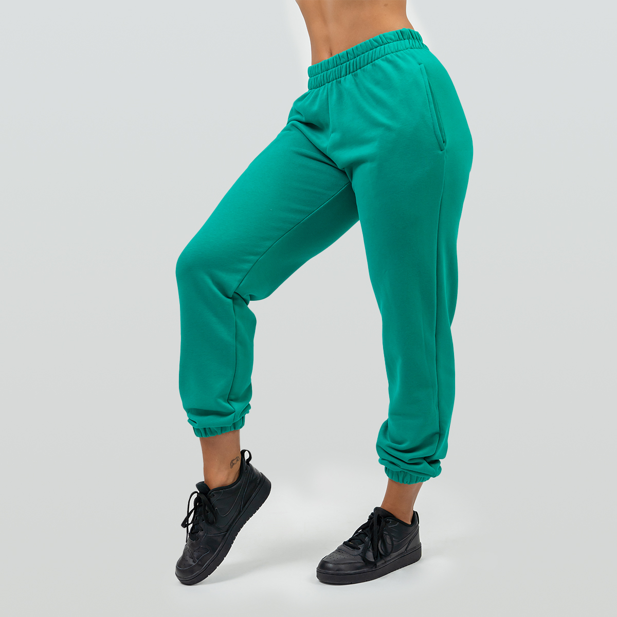Women‘s Oversize Sweatpants Gym Time Green- NEBBIA