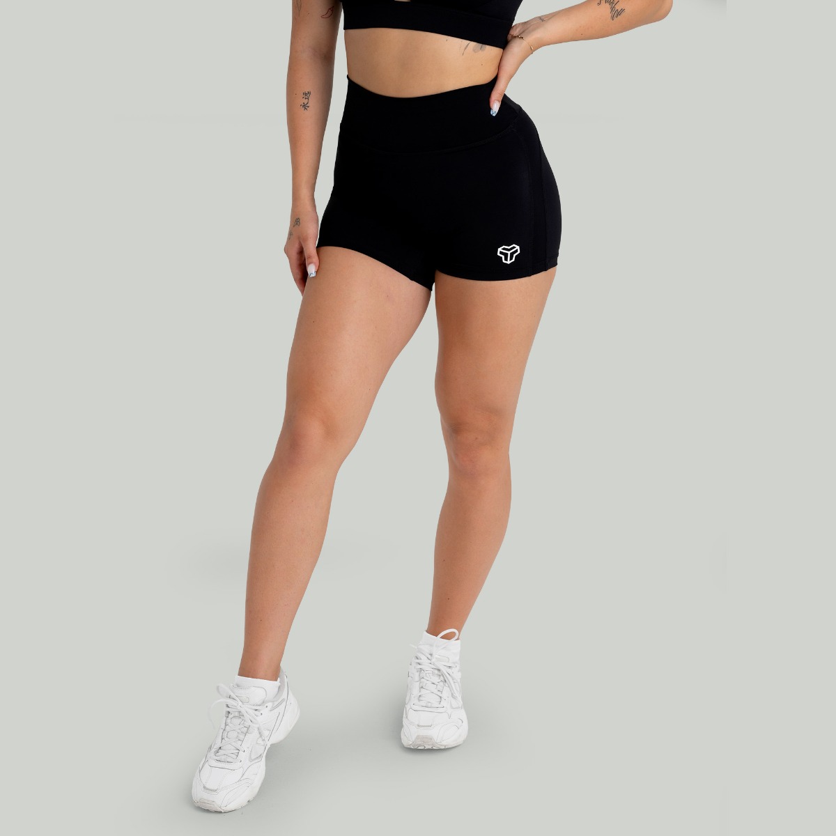 Shorts pour femmes, couleur noire - STRIX.
