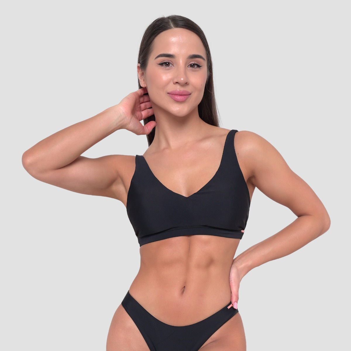 Maillot de bain deux pièces pour femmes, couleur noire - GymBeam.