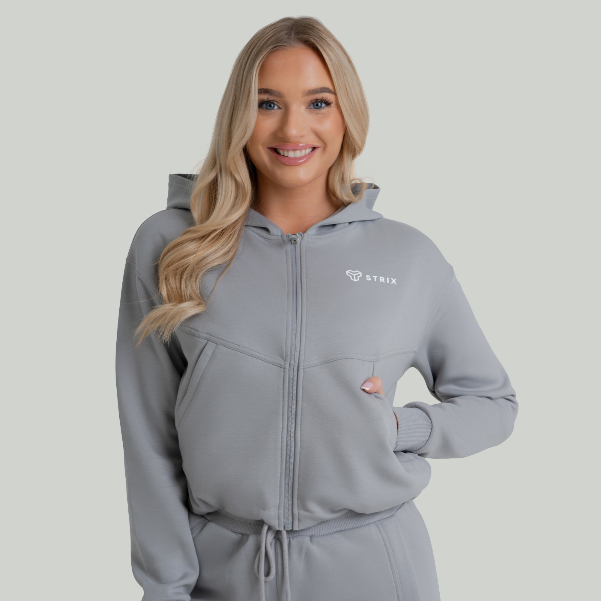 Sweat à capuche zippé pour femmes, modèle ZOA, couleur Smoke – STRIX.