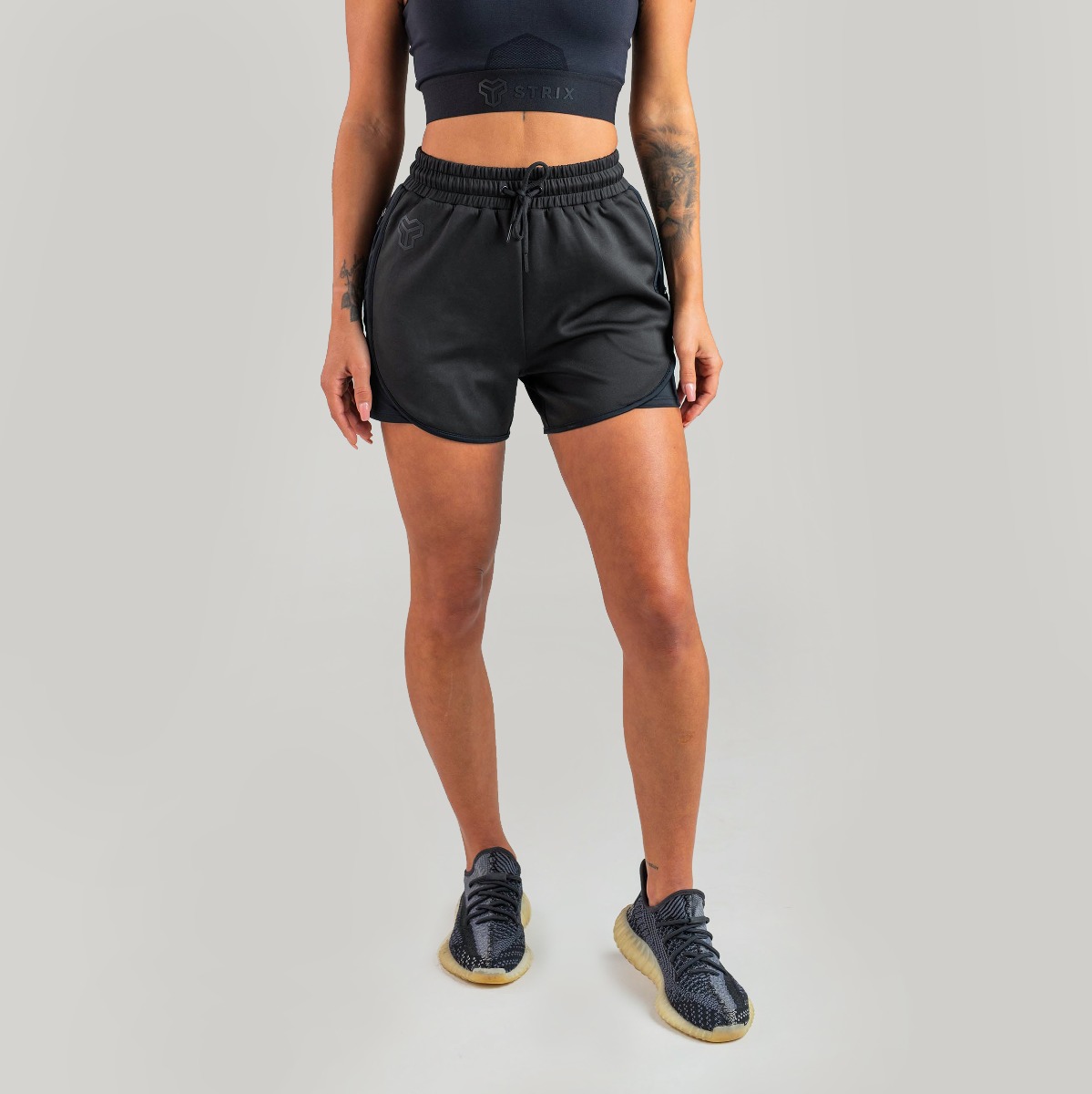 Shorts essentiels pour femmes, couleur noire - STRIX.