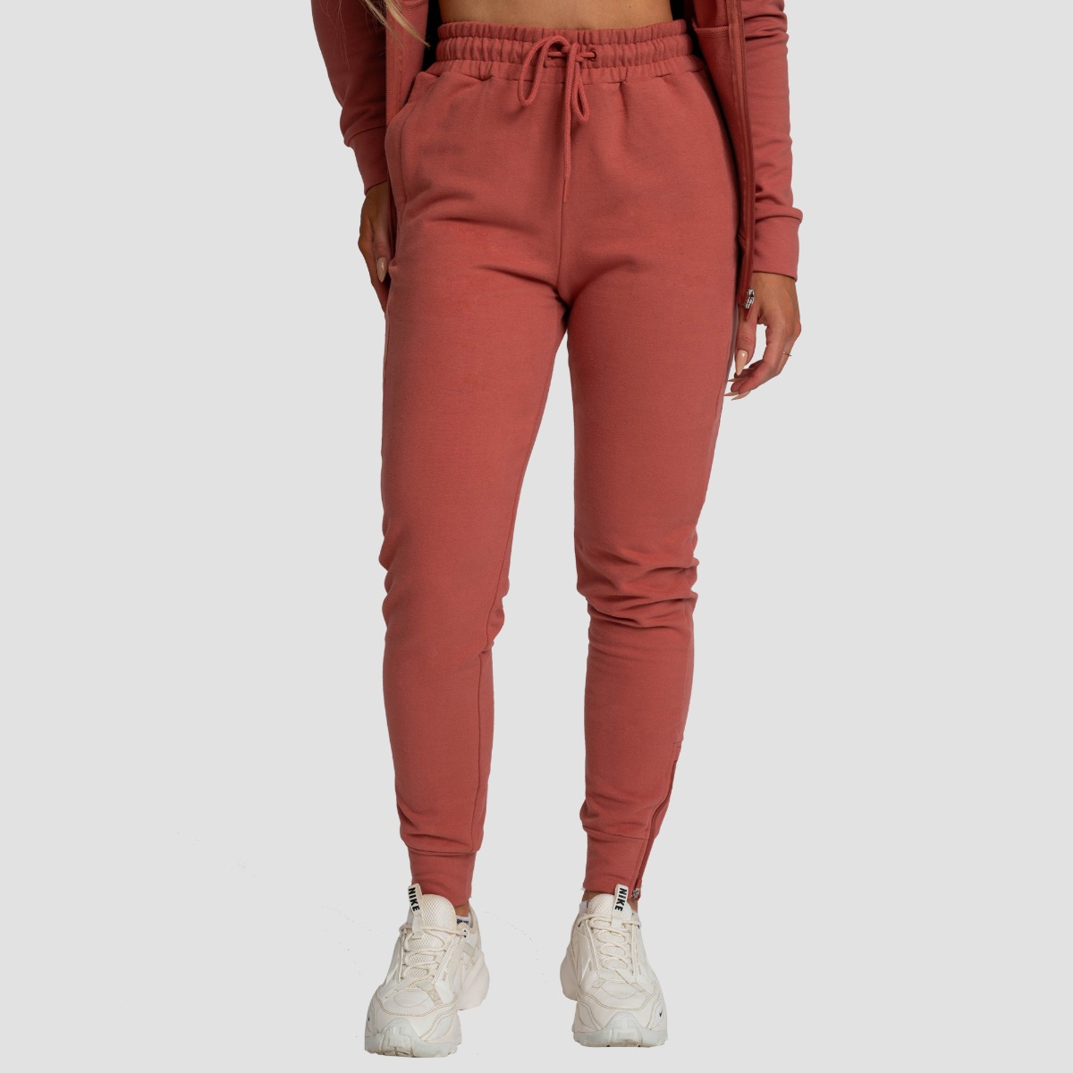 Pantalon de jogging femme Limitless, couleur cannelle - GymBeam.