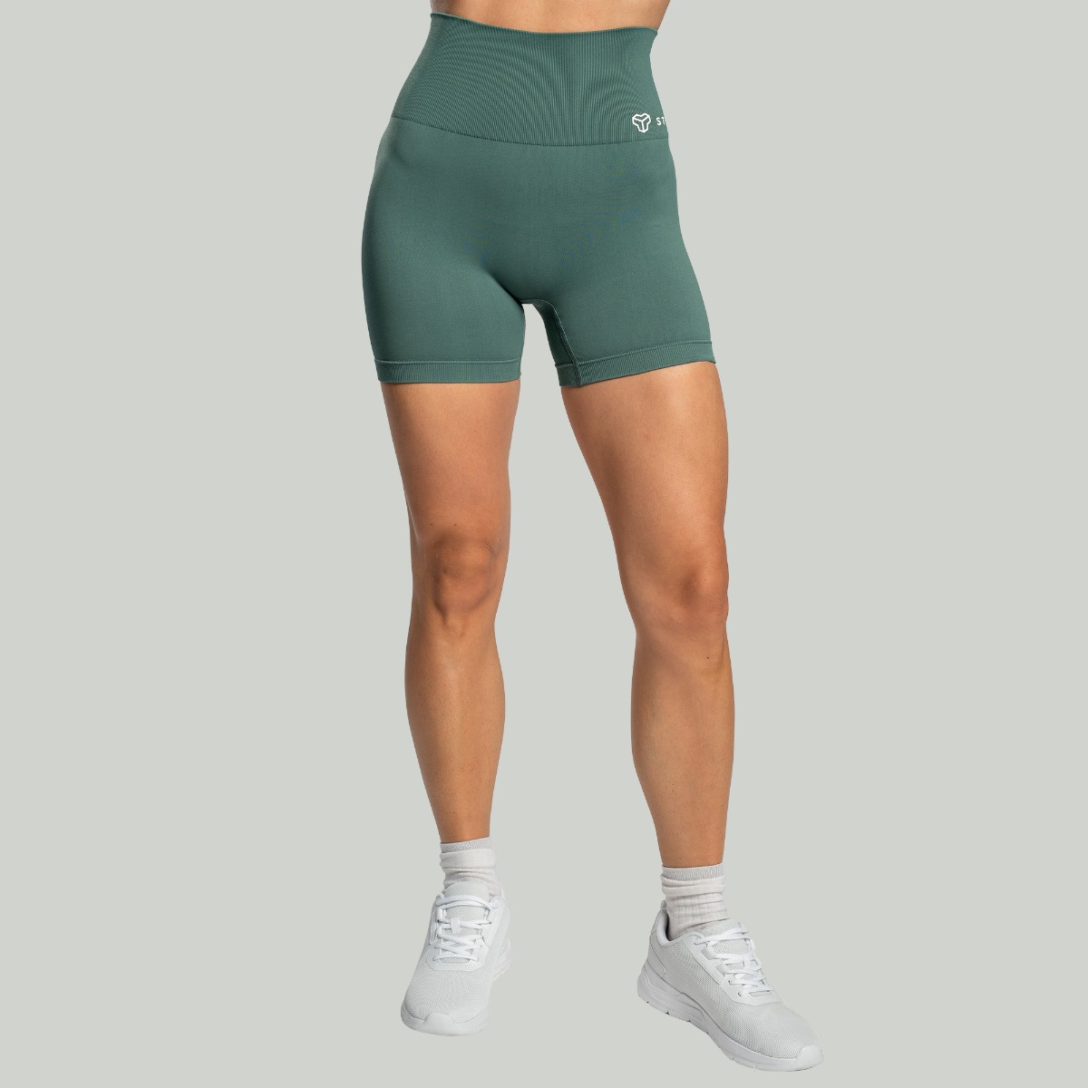 Shorts sans coutures pour femmes, couleur vert mousse - STRIX.