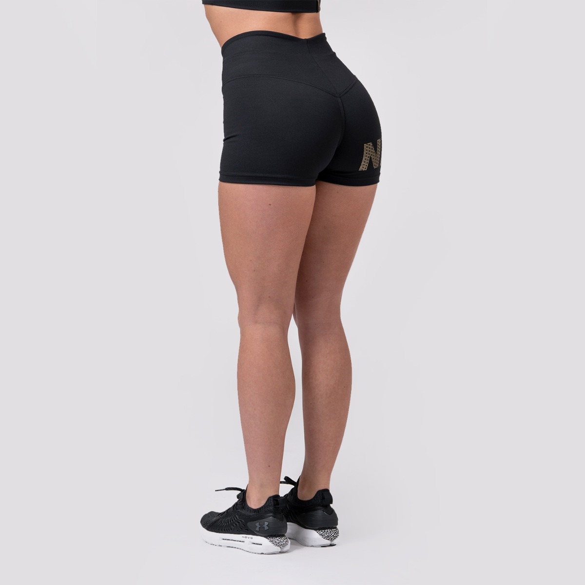 Women‘s shorts Intense Gold Print black - NEBBIA