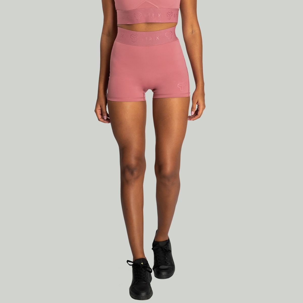 Shorts Nebula pour femmes, couleur rouge indien – STRIX.